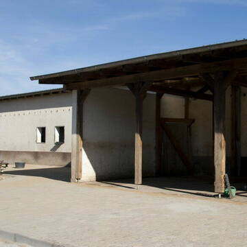 Bild: Stall in  Kescheid