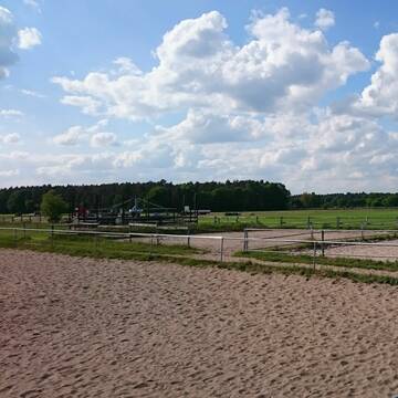 Reitplatz, großer Paddock, Longierplatz, Führanl