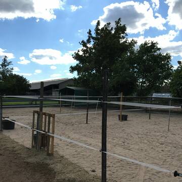 Neue Sandpaddocks mit Drainage