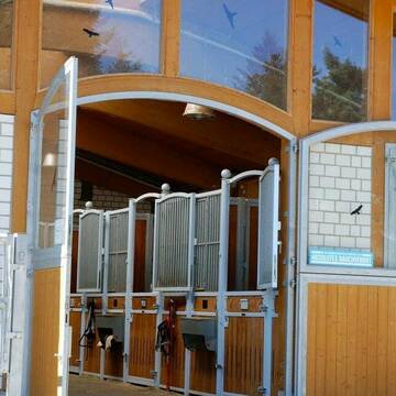 Bild: Stall in  Stadtwald