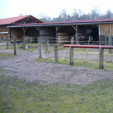 Bild: Stall in  Kolbermoor