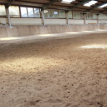 Bild: Stall in  Franken