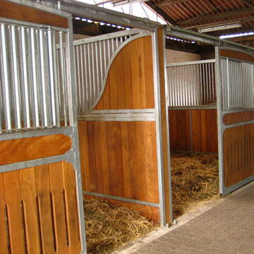 Bild: Stall in  Tremsbüttel