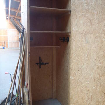Sattelschrank