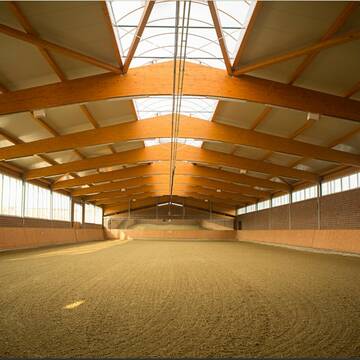 Voll isolierte Halle, Sommer kühl u. Winter warm