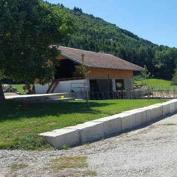 Bild: Stall in  Geißlingen