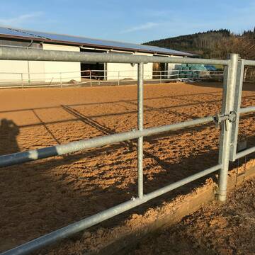 Bild: Stall in  Isny im Allgäu