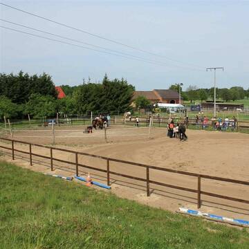 Reitplatz 25x50m