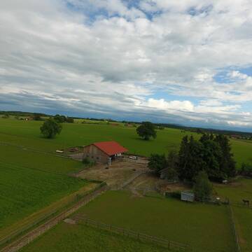 Bild: Stall in  Rott