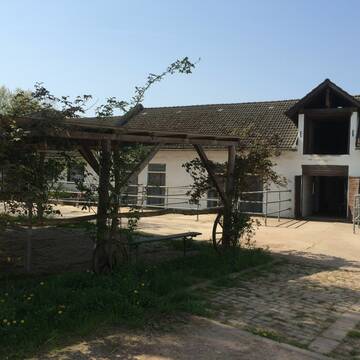 Bild: Stall in  Hanhofen