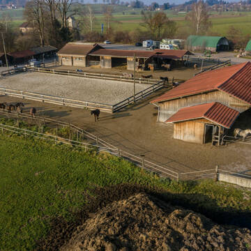 Bild: Stall in  Sindelsdorf