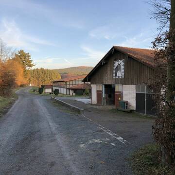 Bild: Stall in  Heinersreuth