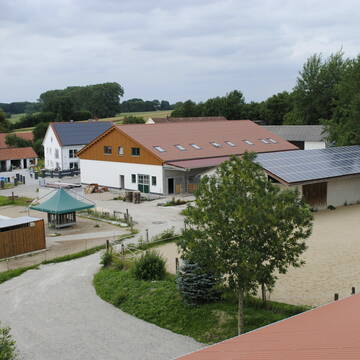 Bild: Stall in  Moorenweis