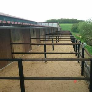 Bild: Stall in  Birkenbeul