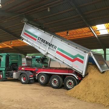 Bild: Stall in  Oberzissen