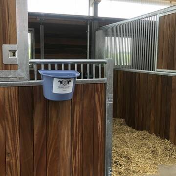 Bild: Stall in  Drackenstein