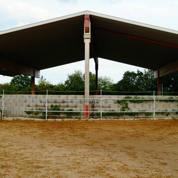 Bild: Stall in  Neuthard