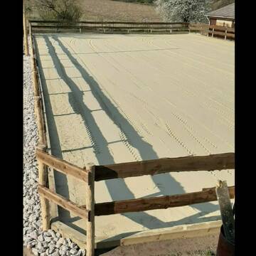 Reitplatz beleuchtet