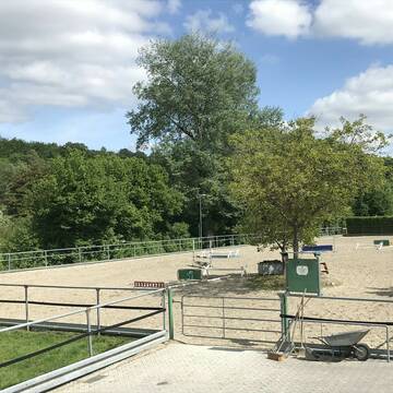 Sandplatz drainiert und beregnet 70x30m