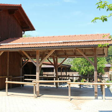 Bild: Stall in  Taubenbach