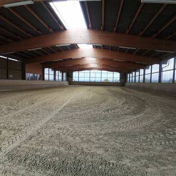 Bild: Stall in  Bescheid