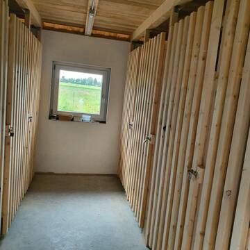 Bild: Stall in  Gauting