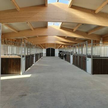 Bild: Stall in  Gauting