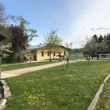 Bild: Stall in  Neufahrn