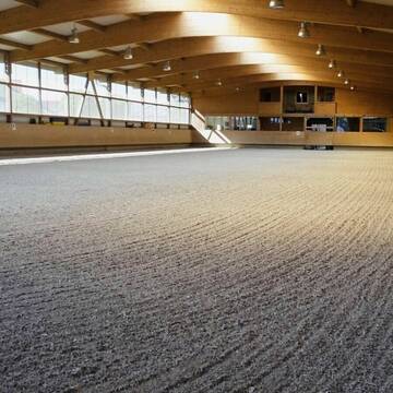 Reithalle (20mx60m) mit Terra-Tex-Boden