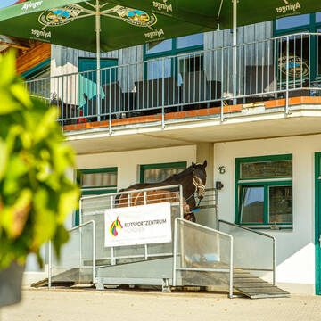 Bild: Stall in  Aying