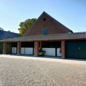 3 geräumige Außenboxen