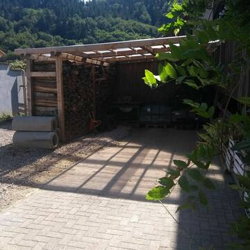 Bild: Stall in  Wies