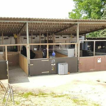 Bild: Stall in  Holthausen