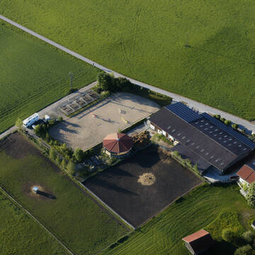 Bild: Stall in  Sonnenham