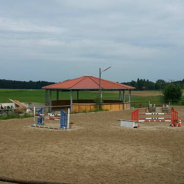 Bild: Stall in  Sonnenham