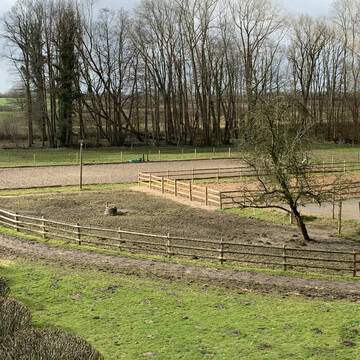 Reitplatz und Longierplatz