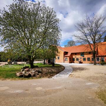 Bild: Stall in  Römstedt