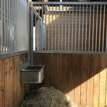 Bild: Stall in  Blowatz