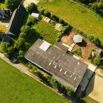 Bild: Stall in  Kescheid