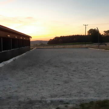 Bild: Stall in  Kreben