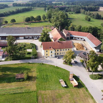 Bild: Stall in  Oberding