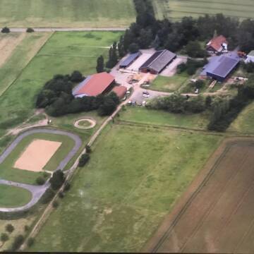 Bild: Stall in  Schmelz