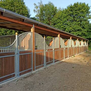 Bild: Stall in  Nidda