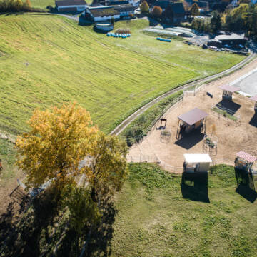 Bild: Stall in  Wüstenbuchau
