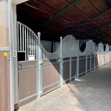 Bild: Stall in  Egelsbach