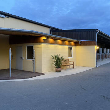 Bild: Stall in  Miel