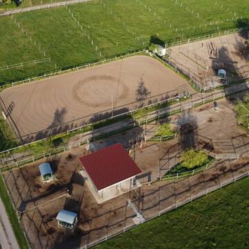 Bild: Stall in  Hatzenbühl