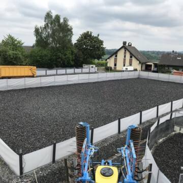 Reitplatz und Führanlage