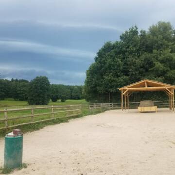 Bild: Stall in  Radmoos