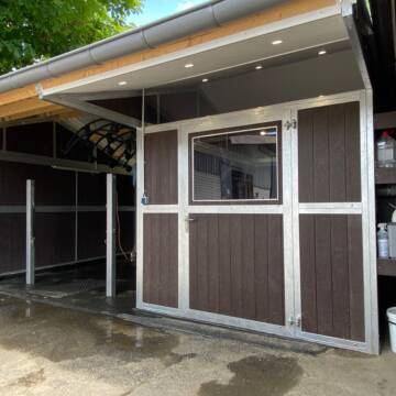 Bild: Service in  Miel